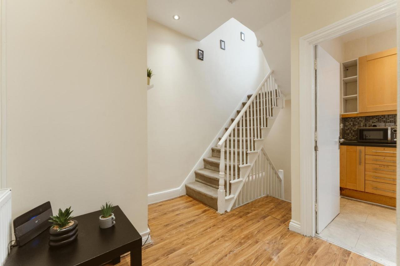 Mile End Rooms 57A Londres Exterior foto