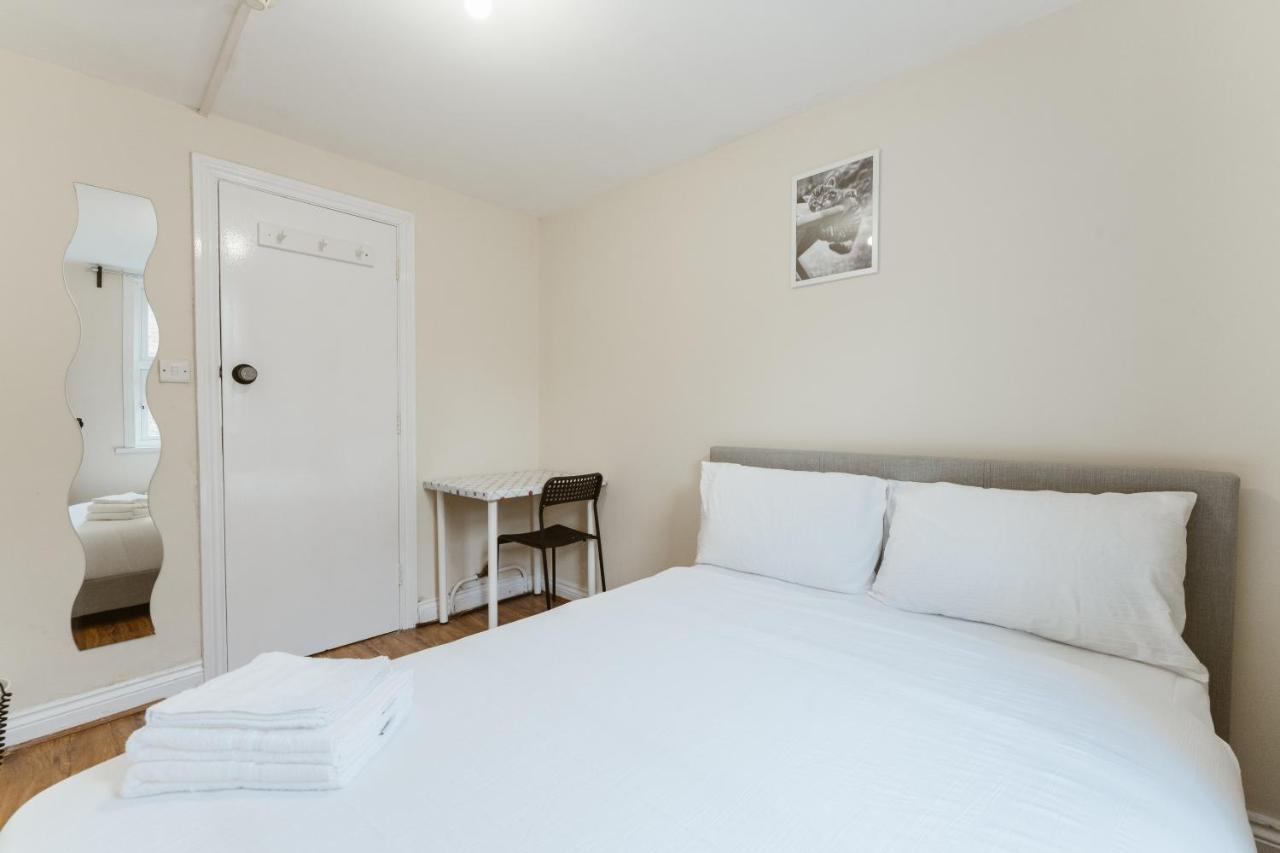 Mile End Rooms 57A Londres Exterior foto